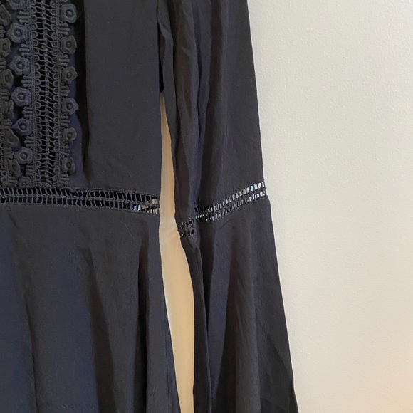 FOR LOVE AND LEMONS Willow Bell Sleeve Dress in Black - Picture 11 of 12